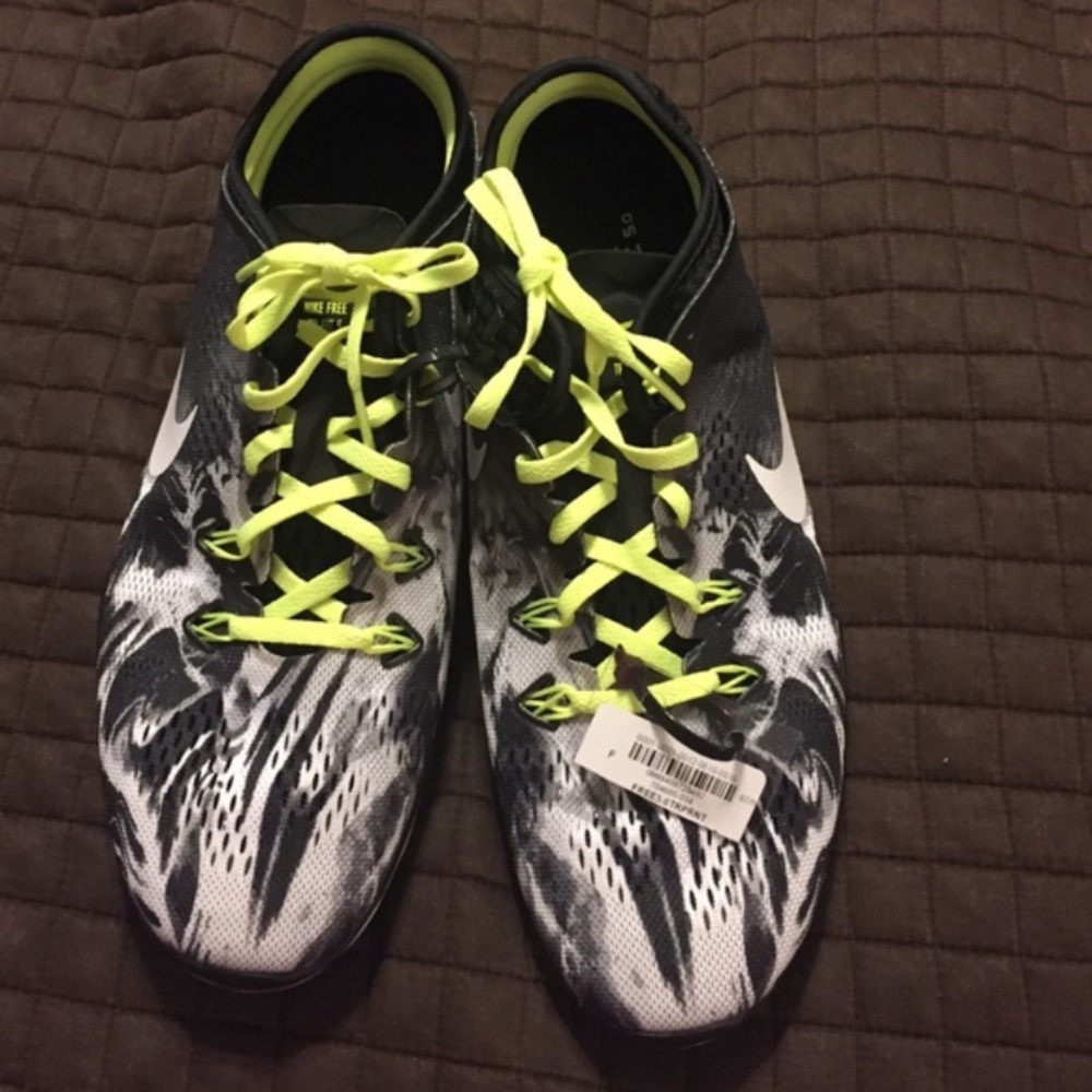 Nike Women’s Free 5.0 TR Fit  (NWT)